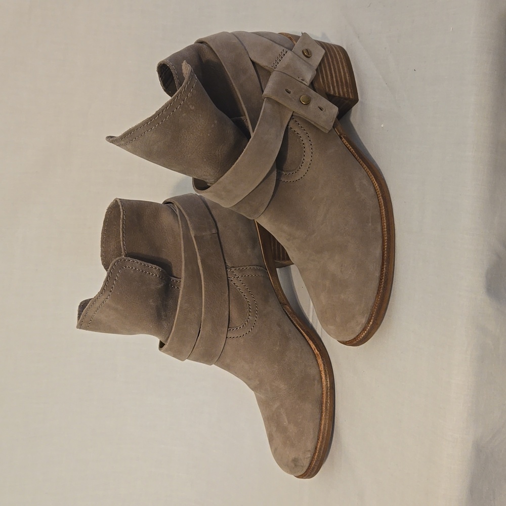 Ugg Tan Suede Leather Ankle Boots